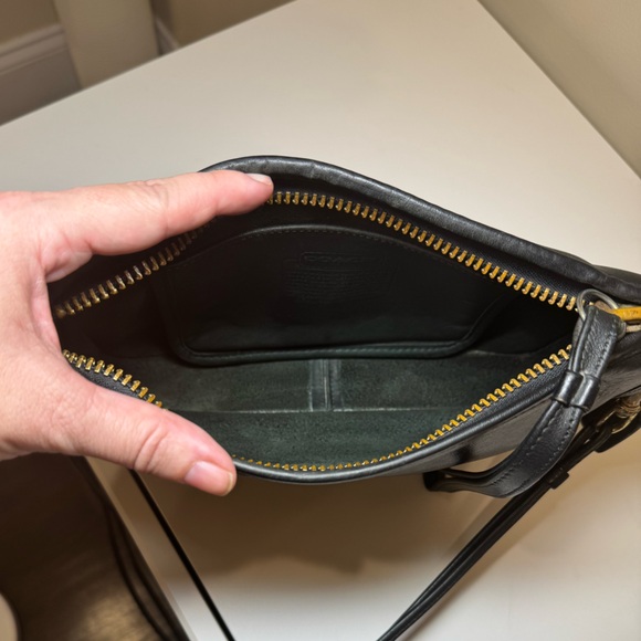 Vintage Coach 9455 Black Leather Zippered Clutch / Basic Bag (1980s–Early 1990s) - Picture 10 of 16